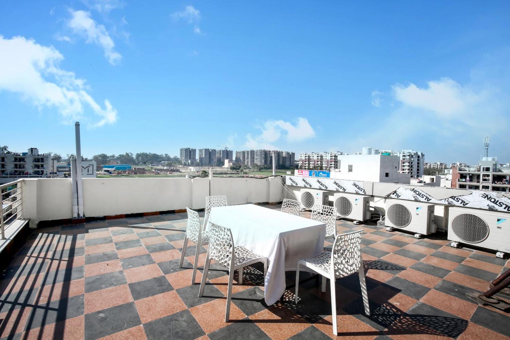 Hotel Woodcrest By Sidham Group !! Comfortable And Peaceful Stay !! Top Rated !! Preferred Hotel Chain Zirakpur ภายนอก รูปภาพ